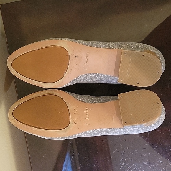 Shoes - Picture 4 of 10